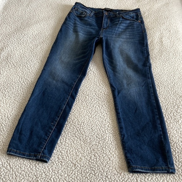 Judy Blue Lis Angeles Relaxed Fit Ankle Hi Rise Distress Jeans Size 31 x 26” - Picture 10 of 14